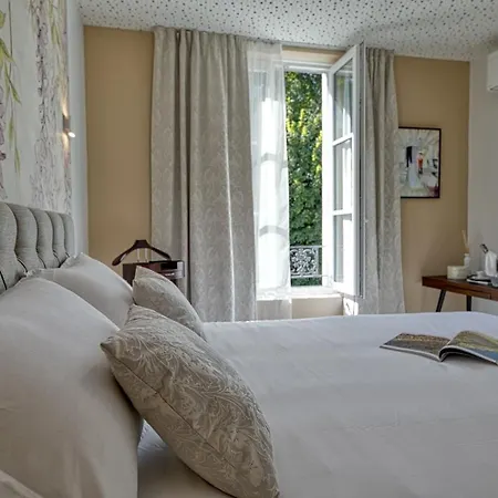 La Nuit Au Quai De Luxe Petit Meslier * Troyes