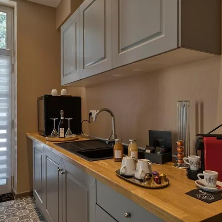 La Nuit Au Quai De Luxe Petit Meslier * Troyes