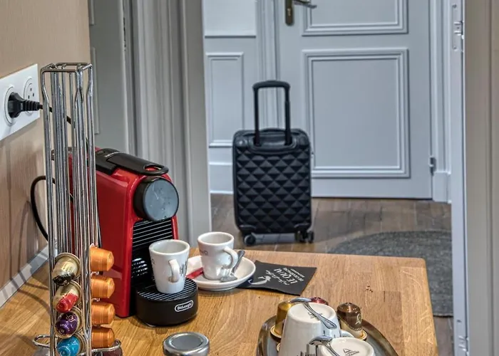 La Nuit Au Quai De Luxe Petit Meslier