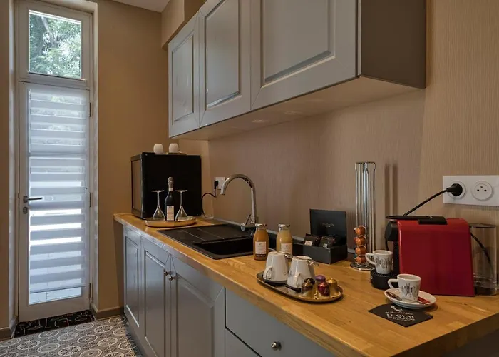 La Nuit Au Quai De Luxe Petit Meslier * Troyes